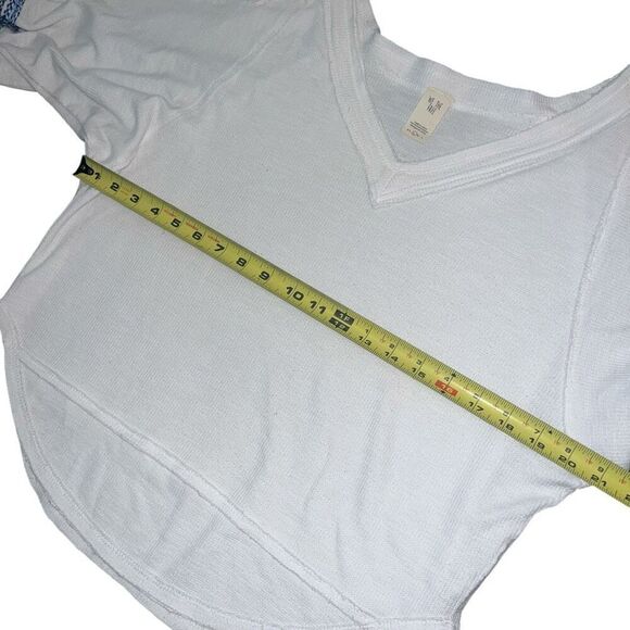 WE THE FREE White Bubble Sleeve Blue Embroidered Blouse Size S - Picture 9 of 10